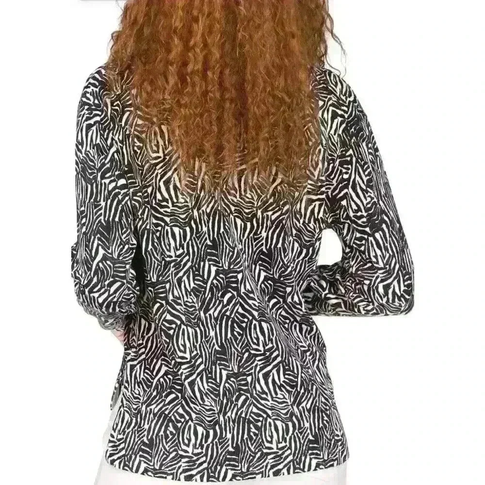 NWT Michael Kors Women's Zebra V-Neck‎ Light Pullover Size M-Black & White